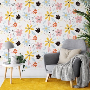 Carta da parati floreale con fiori piatti e sfondo bianco, murale con margherite stravaganti, decorazione per la casa allegra e autoadesiva