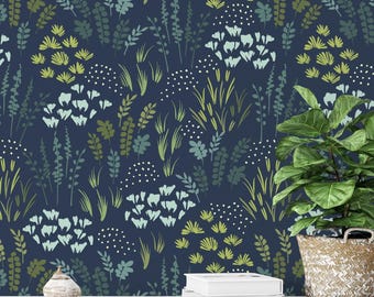 Dunkelblaue Tapete zum Abziehen und Aufkleben von Blumen und Blättern, Wandbild mit botanischer Wiese in Blau und Grün
