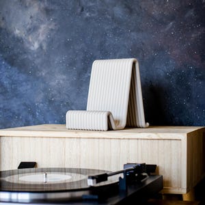 Vinyl Record Stand, Freestanding LP Display, &quot;FLUX Muted White&quot; Desk Vinyl Record Stand, Minimalist Standalone Vinyl Record Holder