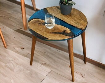 Epoxy Beistelltisch aus Nussbaum, Epoxy Couchtisch, Mid-Century Moderner Couchtisch aus Nussbaum, Epoxy Beistelltisch Kleiner Beistelltisch