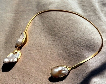 Halsband. Perlenhalsband. Perlenkette. Barocke Perle. Keshi-Perle. Schönes Geschenk