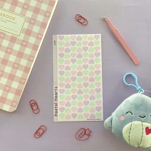 Feuille d'alphabet coeurs pastel | Stickers Saint-Valentin, Stickers déco, Stickers alphabet