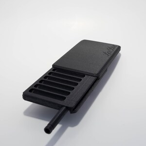 Snuff Box Carbon Black - Elegant, Refined, Premium