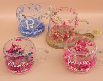 Tasse personnalisée en verre double paroi avec fleurs séchées –Cadeau original pour papy, nounou, marraine, maman/Prénom ou message au choix