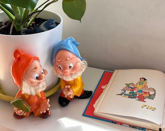 Snow White dwarfs x 2, rubber dolls from the 1970s manufactured by Famosa Ferrario. Rubber with beep, Disney Snow White dwarfs