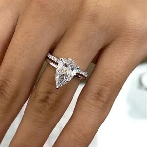 Conjunto de alianças de casamento de moissanite com corte pera, prata esterlina 925, conjunto de alianças de compromisso com aliança combinando, presente de aniversário para ela