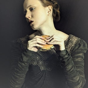 ROMINA RESSIA, burger image 2