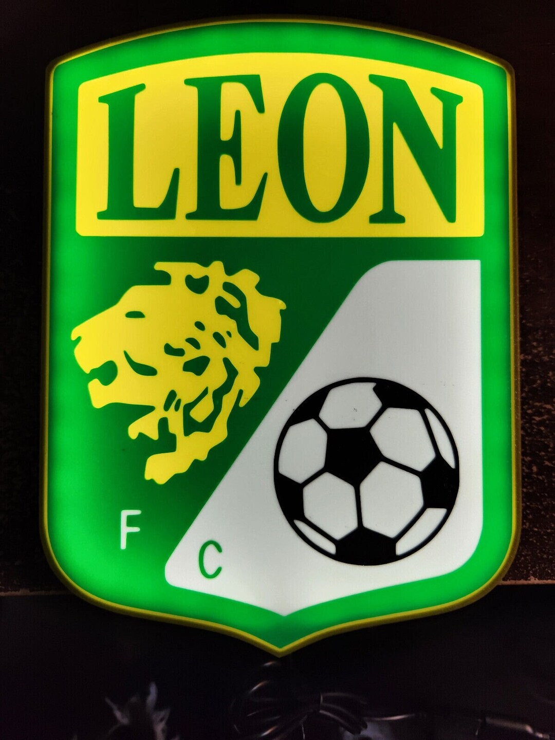 León FC 新聞デザイン シャツ