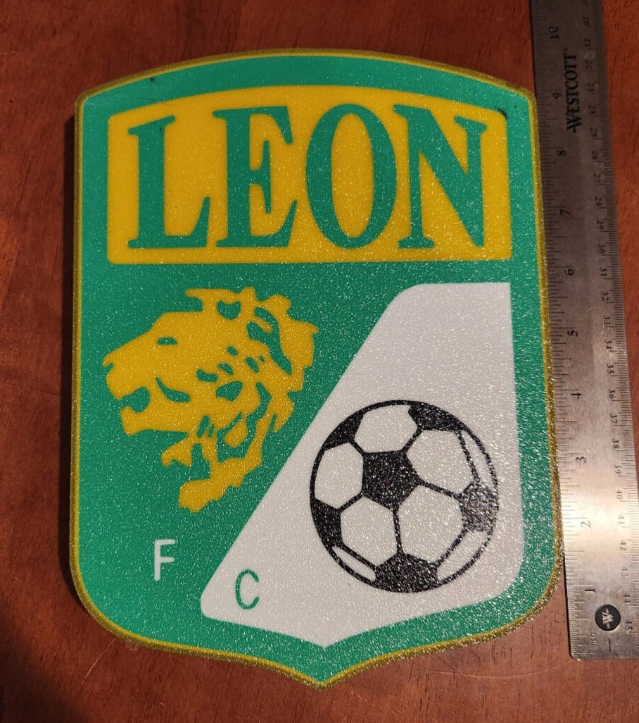 León FC 新聞デザイン シャツ