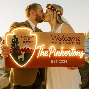 Letrero de neón personalizado para bodas en el Parque Nacional: Decoración para bodas de aventura