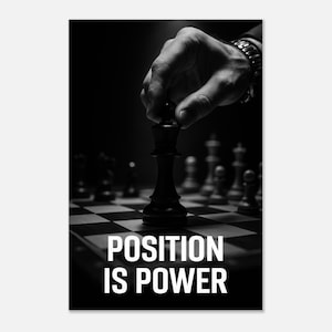 Poster opaco premium di lusso con focus strategico, arte murale motivazionale di lusso, arredamento moderno per ufficio, mentalità di successo verticale
