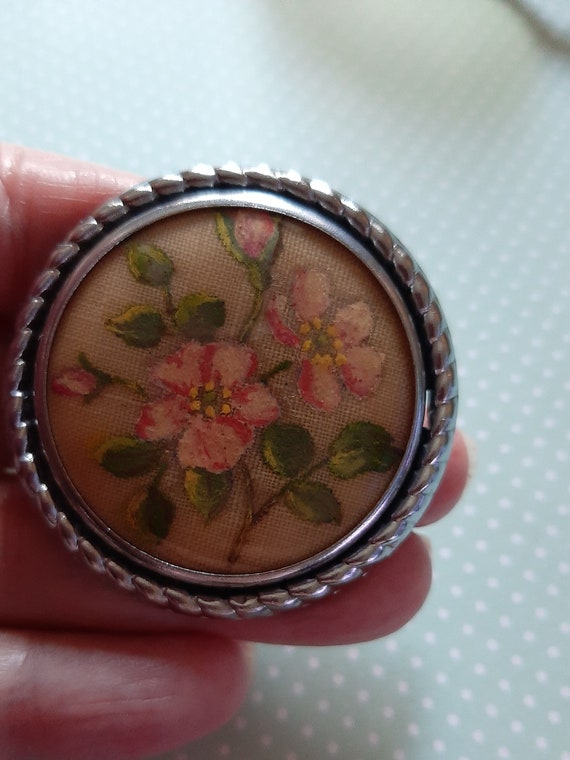 Vintage 1940s 50s Hand Embroidered Brooch. Very p… - image 1