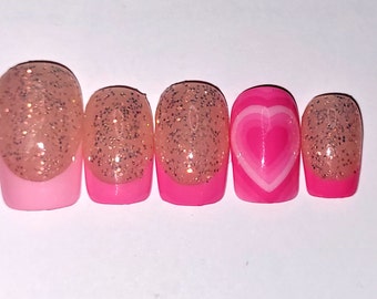 Eliza ~ Press On Nails, valentijnsnagels, valentijnscadeaus, valentijnscadeau, valentijnsideeën, nepnagels,