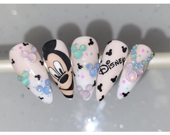 Fairytale Mouse  ~  Press On Nails, Character Nails, Party Nails, Children's Nails, holiday nails, Summer Nails, Spring Break, Gift Ideas