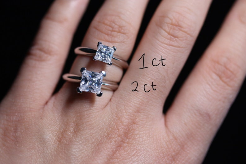 Minimalist Princess Square Colorless Lab-grown Diamond Ring in Platinum ...