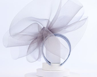 Grauer eleganter Fascinator, Kentucky Derby Hut, Kirche, formell, Royal Ascot, Hochzeits-Fascinator, Teeparty, Pferderennen, Cocktail, Brauthut.