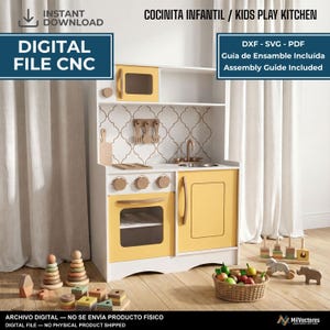 Puede incluir: Un archivo digital para una cocinita infantil de madera blanca y amarilla con microondas, estufa, fregadero y horno. El diseño incluye un salpicadero con patrón geométrico y el texto COCINITA INFANTIL / KIDS PLAY KITCHEN, DXF - SVG - PDF, Guía de Ensamble Incluída, Assembly Guide Included y DIGITAL FILE CNC.