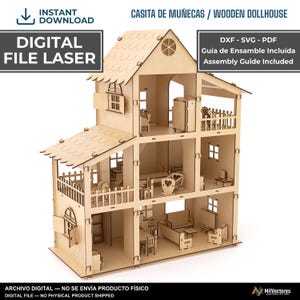 Puede incluir: Un archivo digital de casa de muñecas de madera de tres pisos con paneles cortados a láser, balcones y muebles en miniatura. El diseño incluye etiquetas de texto para formatos DXF, SVG y PDF, una guía de ensamblaje y el título CASITA DE MUÑECAS.