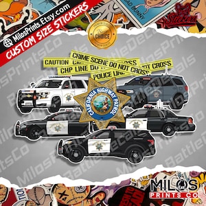 Könnte beinhalten: Eine Sammlung von Aufklebern in Sondergrößen mit Fahrzeugen und Abzeichen der California Highway Patrol. Die Aufkleber umfassen verschiedene Polizeiauto-Designs, Absperrband und den Text "Crime Scene Do Not Cross". Die Aufkleber sind von MilosPrints.Etsy.com.