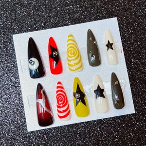 the groovyghoul press on nail set