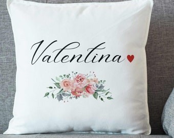 Coussin personnalisé prénom avec coeur et illustration floral / cadeau personnalisable