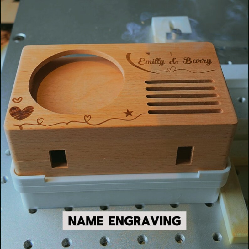 custom photo engraved music box, custom music player, couple portrait custom gift, family day gift, father day gift, mother day gift, wood photograph, wood portrait, burned wood photo, wood family portrait, anniversary gift, wedding gift