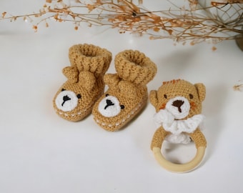 Newborn shoes, newborn gift, knitted baby booties, pregnancy gift, knitted baby boy booties, brown baby booties, baby socks.