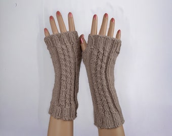 Damen Armstulpen, Pulswärmer, warme puderfarbene fingerlose Handschuhe, Damen Strickstulpen, warme Handschuhe.