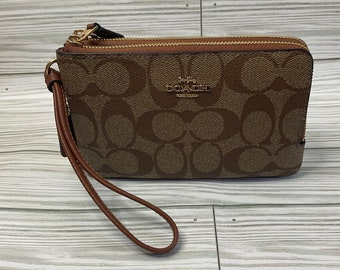 Coach Double Corner Zip Wristlet Khaki / Redwood