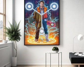 Könnte beinhalten: Ein digitaler Kunstdruck mit einem Mann in einer Weste und Jeans, der vor einem leuchtenden Zifferblatt mit Blitzen steht. Der Mann hält ein Skateboard und eine braune Decke. Der Hintergrund ist ein digitales Muster aus Zahlen.