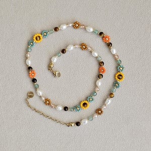 Handmade Colorful Beaded Necklace-Bead and Pearls and Natural Gemstone Pendant Necklace/Beaded Choker Necklace/Daisy Necklace/Pearl Pendant