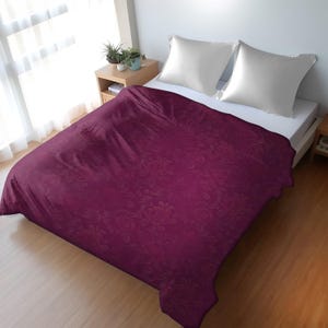 Plum Duvet Cover – Lightweight 100% Microfiber, Purple Roses Pattern & Antique White Backing, Cozy Bedding