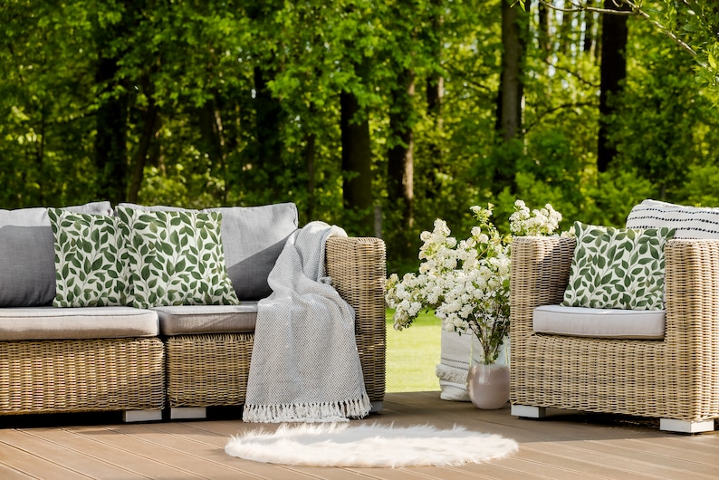 Green Leaf Outdoor Pillow - Thumbnail 3