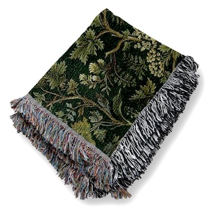 Forest Leaf Woven Blanket: Dark Green Cotton Tapestry with Fringed Edges