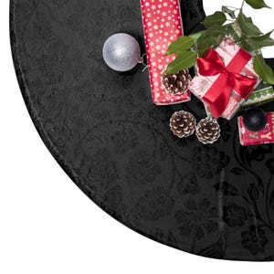 ゴシックフローラルクリスマスツリースカート：ブラックホリデーデコレーション