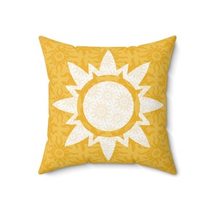 Almofada Sol Amarelo Ocre: Almofada Decorativa Sol em Camurça Sintética