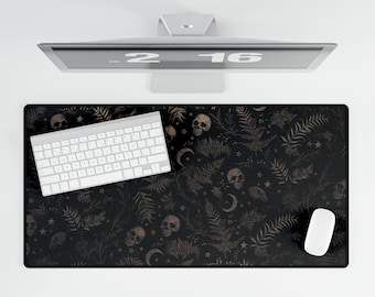 Tapete de escritorio gótico con calaveras y helechos: decoración de espacio de trabajo con estética oscura
