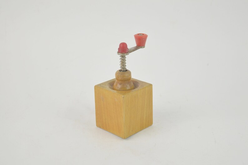 Vintage Pepper Mill, Vintage Pepper Shaker, Vintage Pepper Grinder, Unique Pepper Grinder, Home Decor, Square Pepper Grinder, Gift for Her, Kitchen Decor, Unique Pepper Mill, Wooden Pepper Grinder, Wooden Pepper Mill, Wooden Pepper Shaker