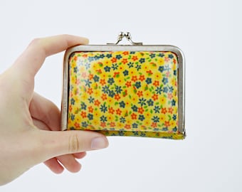 Vintage Coin Purse - Ladies Wallet - Floral Motive Pouch - Vintage Change Purse - Art Nouveau  Gift for Her   Original Gift Made in the 70s