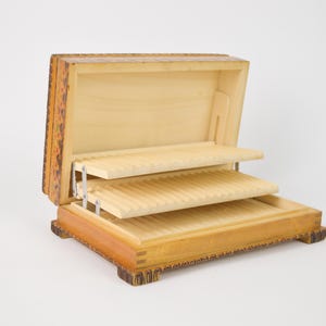 Scatola per sigarette vintage, vecchia scatola per sigarette, scatola per sigarette in legno, scatola rettangolare, porta tabacco, arredamento per la casa, prodotto in Bulgaria, 60 scomparti