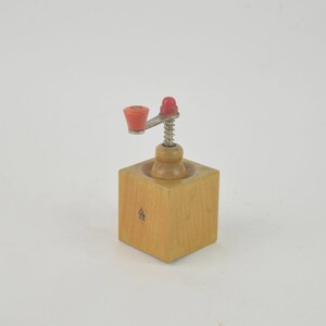 Vintage Pepper Mill, Vintage Pepper Shaker, Vintage Pepper Grinder, Unique Pepper Grinder, Home Decor, Square Pepper Grinder, Gift for Her, Kitchen Decor, Unique Pepper Mill, Wooden Pepper Grinder, Wooden Pepper Mill, Wooden Pepper Shaker