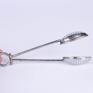 Vintage Metal Tea Strainer - Vintage Tea Infuser - Vintage Tea Spoon - Vintage Tea Infuser - Home decor - Gift Idea - Rustic Tea Infuser