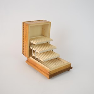 Portasigarette vintage, scatola per sigarette retrò, scatola per sigarette in legno, scatola quadrata, porta tabacco, arredamento per la casa, prodotto in Bulgaria, regalo