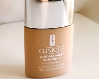 Clinique Anti Blemish Solutions Make Up Foundation Perfect for Oily or Blemish Prone Skin choose shade