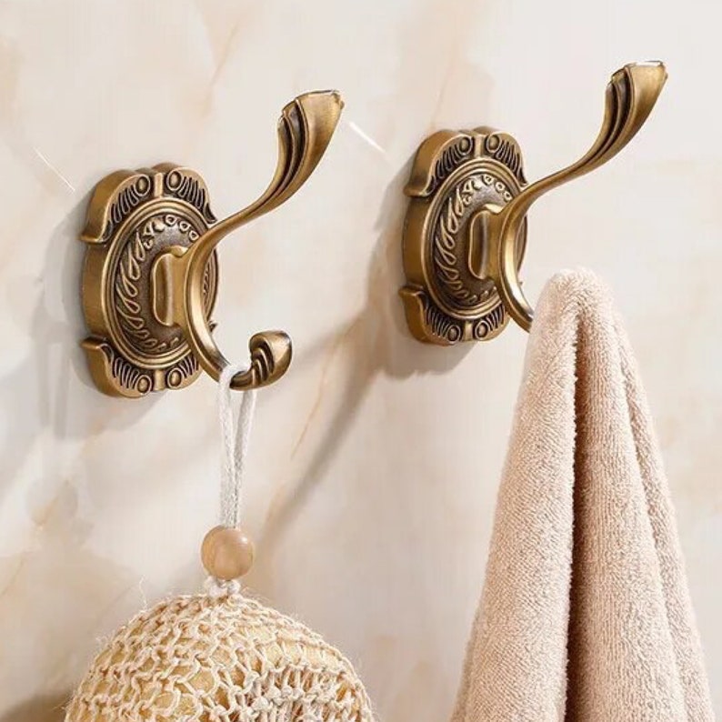 Vintage Toilet Roll Holder Gold Fixture Brass with Screws Toilet Paper Holder With Shelf Antique Bathroom Accessories Towel Hooks 2pcs