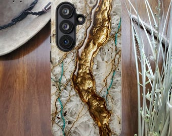 Tåligt telefonskal med vitkvarts, guld och turkos ådring – Hartsfylld mineralsömdesign