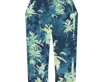 Leggings capri de yoga con palmeras azules tropicales (AOP)