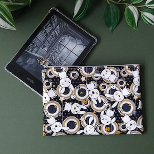 Tokidoki Style Padded Kindle Paperwhite Case with Zip, Bookish Gift, Book Lover, Bookworm Gift, Reading Accessories, Quilted