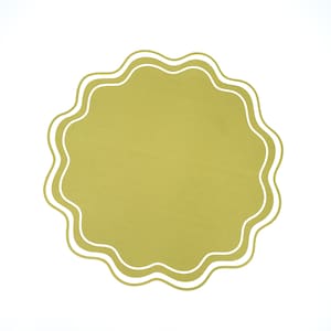 Green Wavy Scallop Paper Placemats | 12pk
