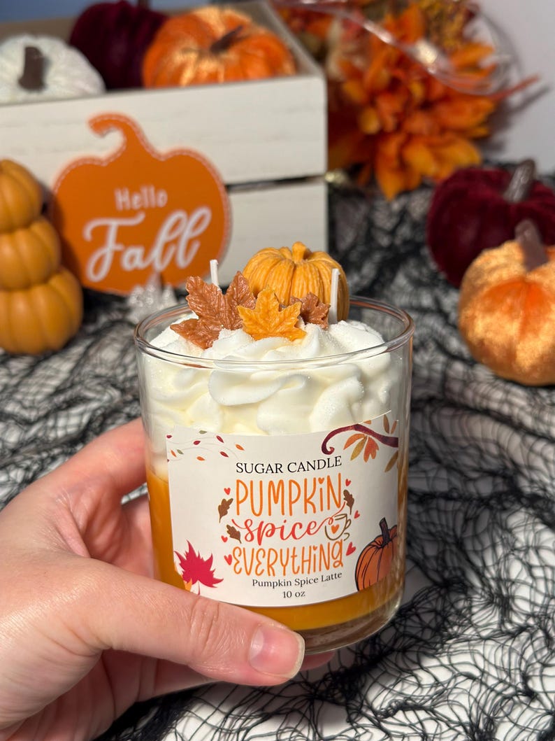 10oz candle in hand appearance